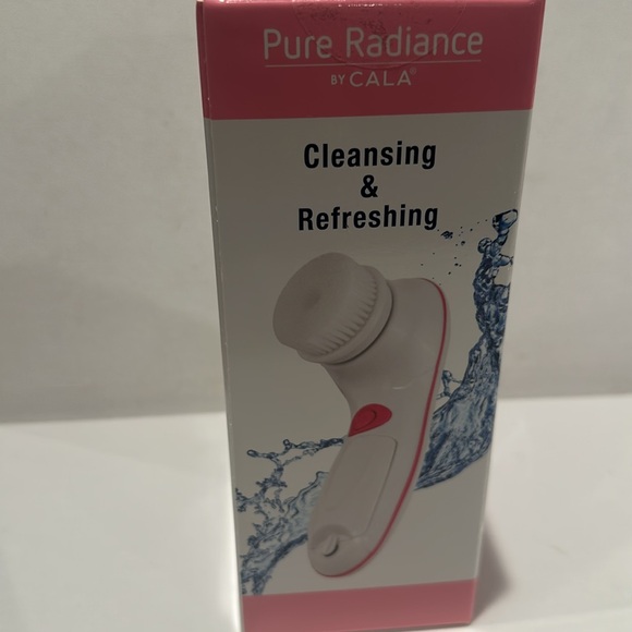 Pure Radiance by Cala 2-in-1 Facial Cleansing System with soft & Silicone heads. - Picture 2 of 5